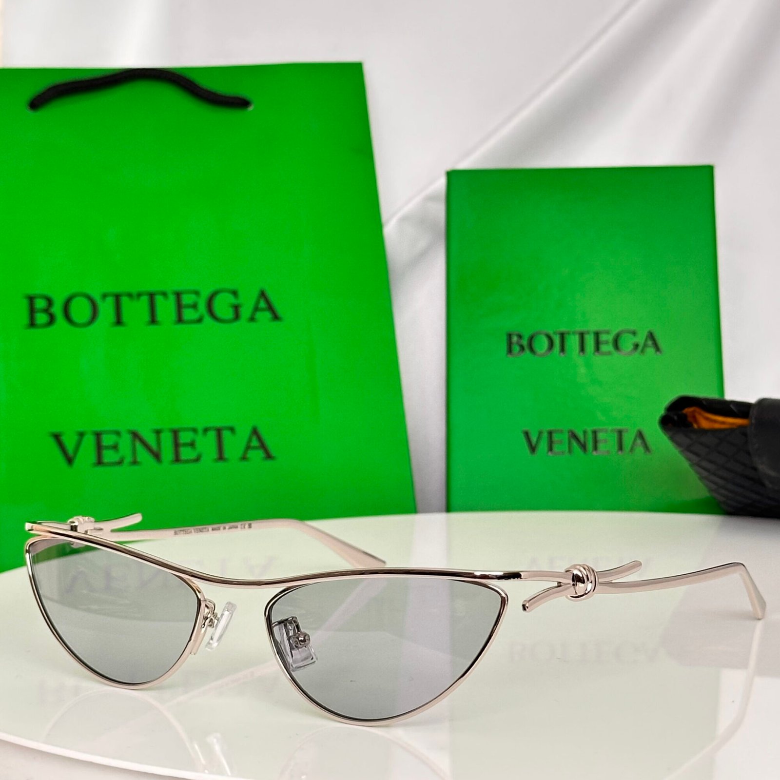 bottega veneta BV2890S