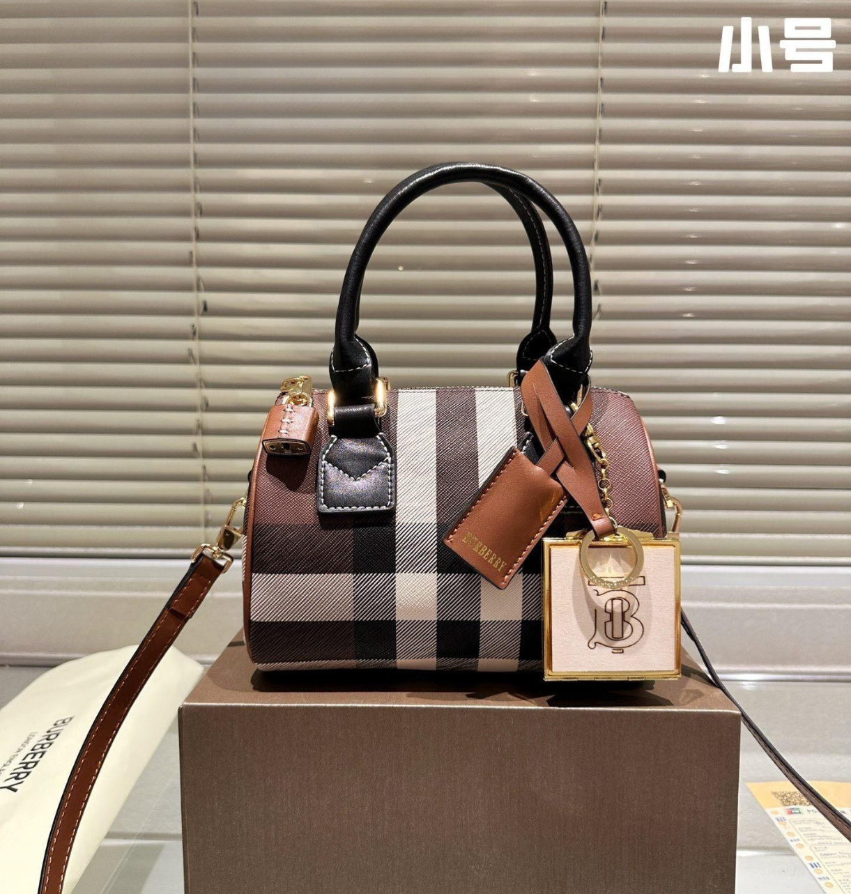 3 תיק BURBERRY - 图片 1