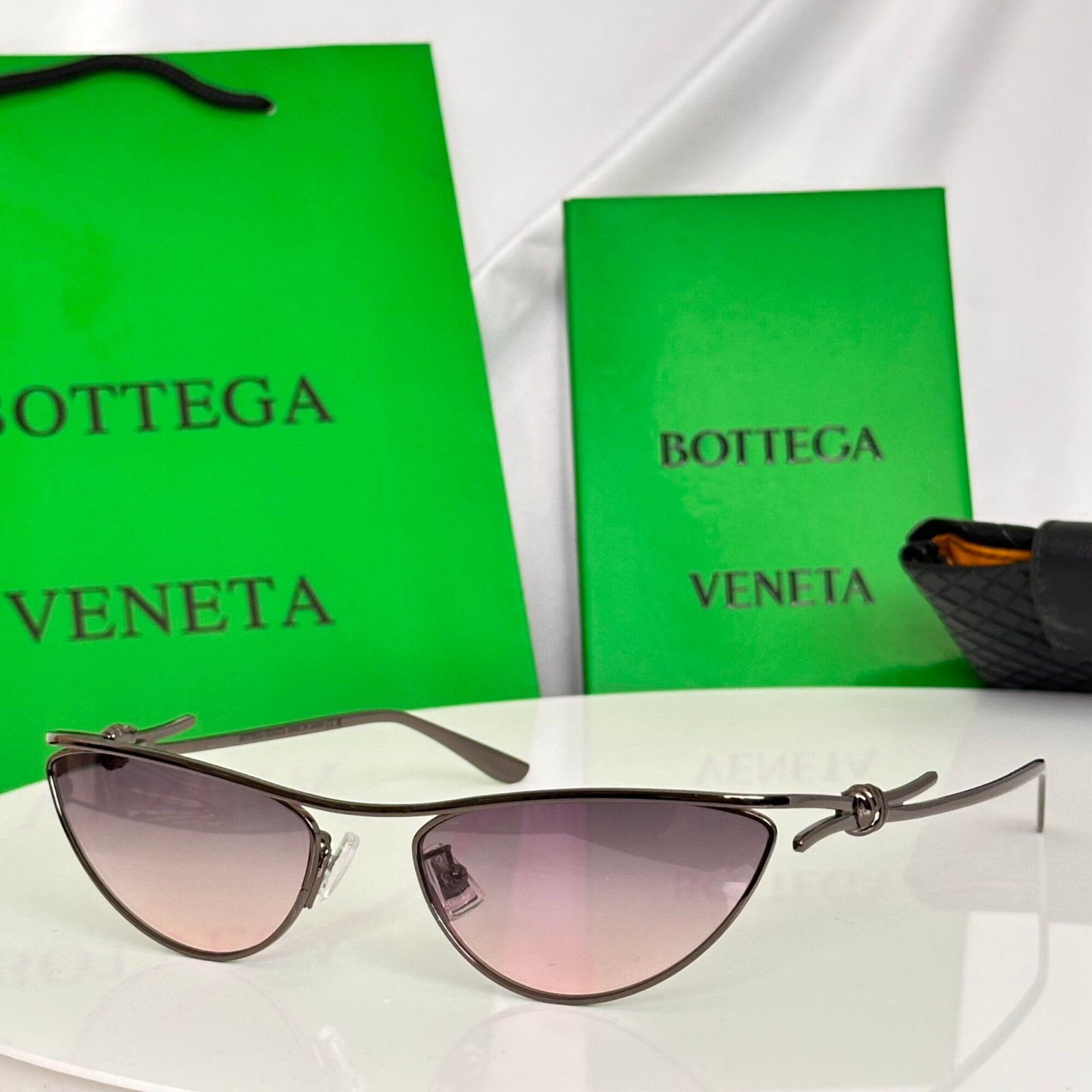 bottega veneta BV2890S