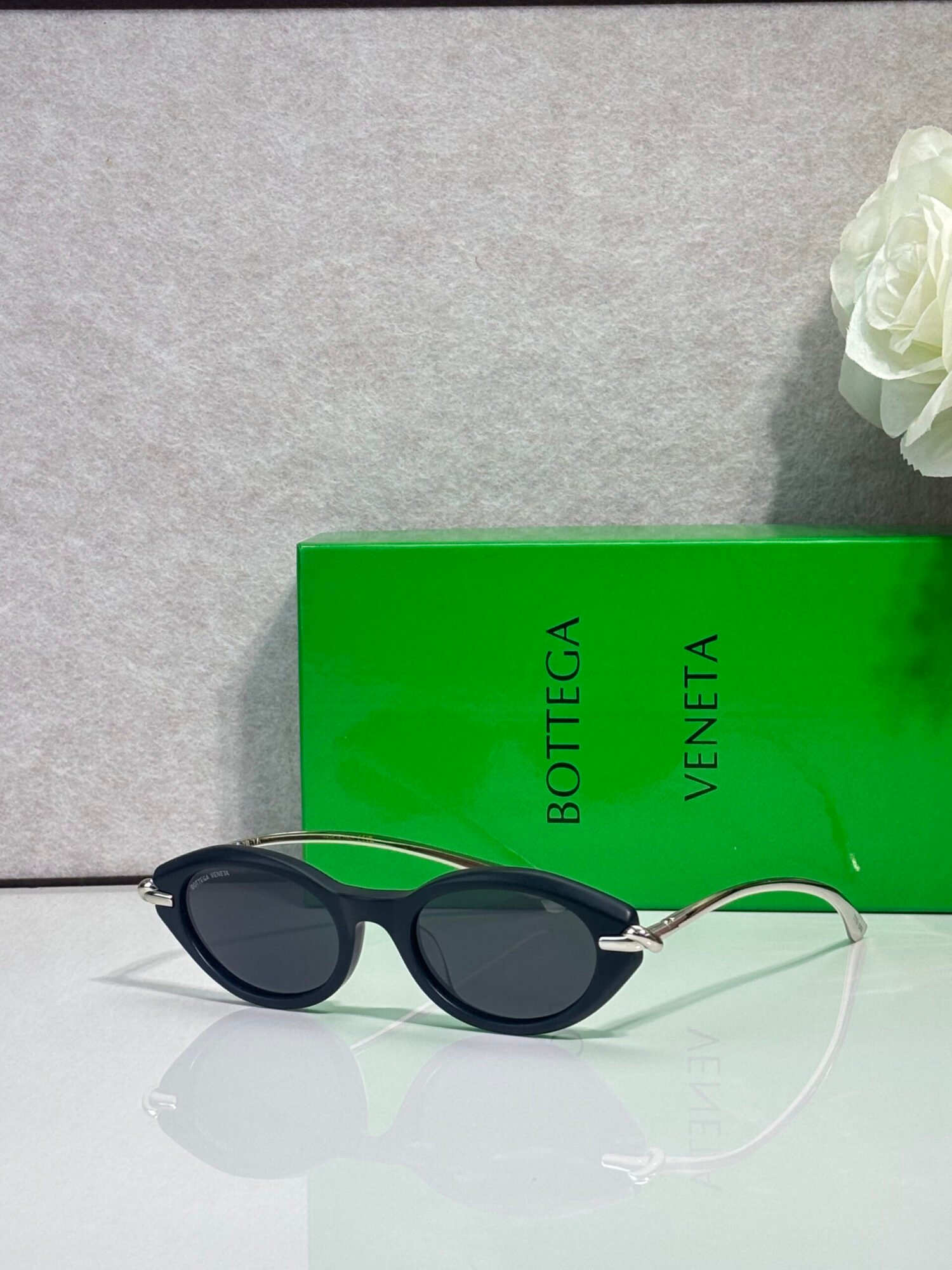 bottega veneta BV2110S