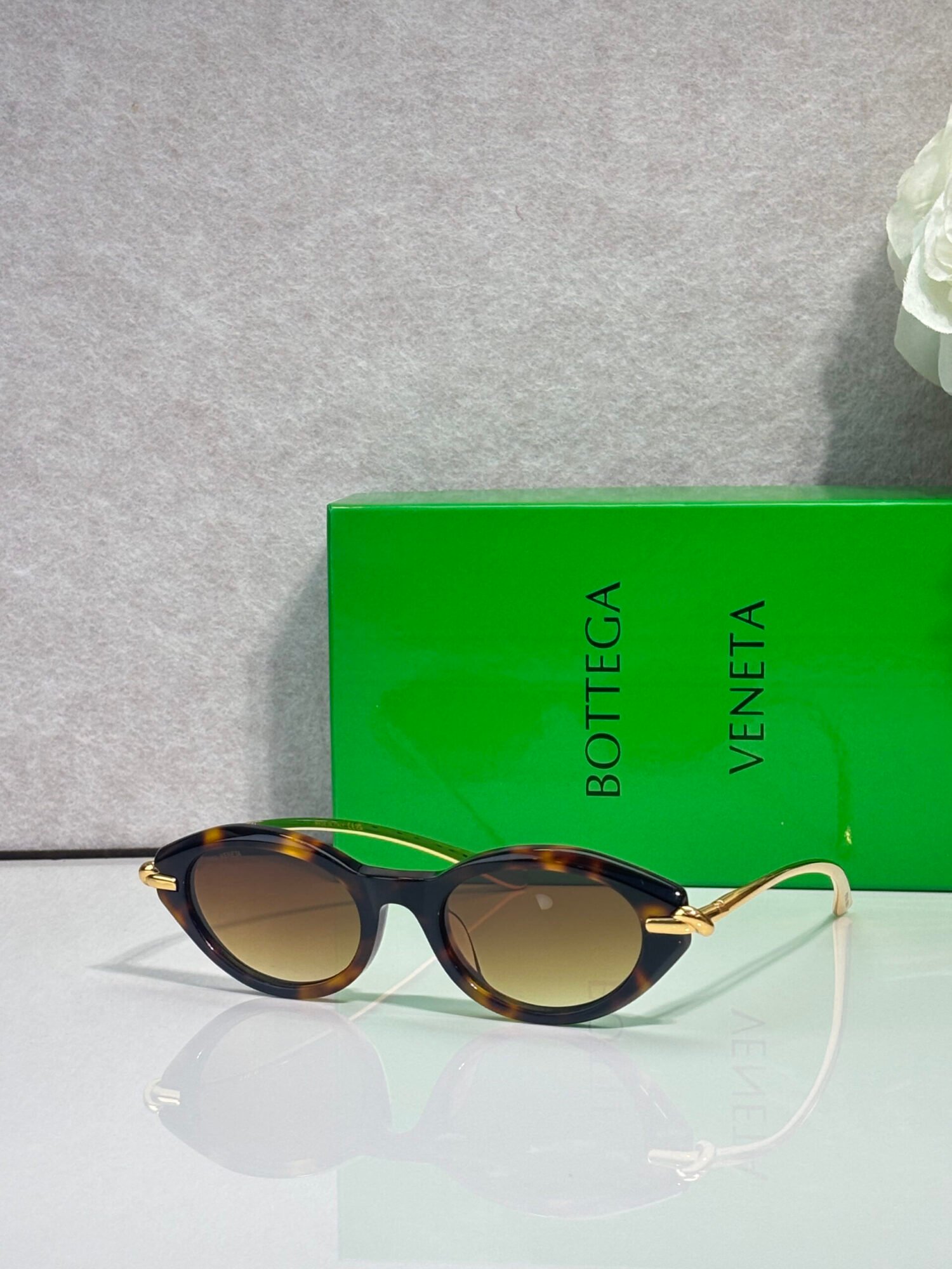 bottega veneta BV2110S