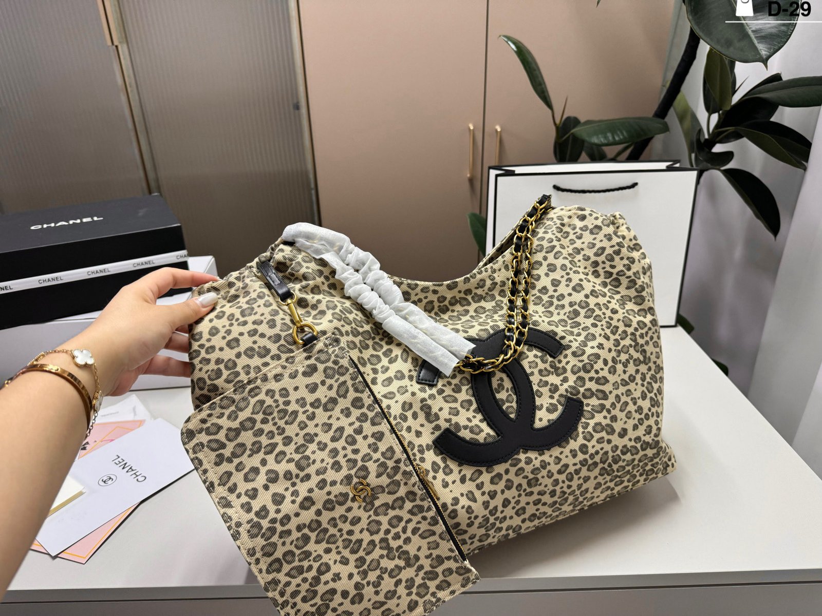תיק חוף CHANEL