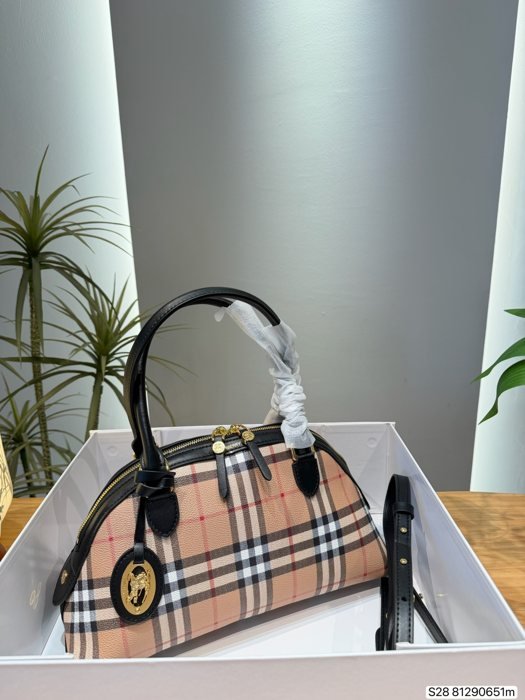 תיק BURBERRY Shell